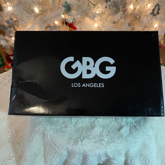Beautiful Womens GBG Los Angeles Shoes - Picture 2 of 15